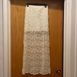 Abercrombie & Fitch cream lace maxi skirt